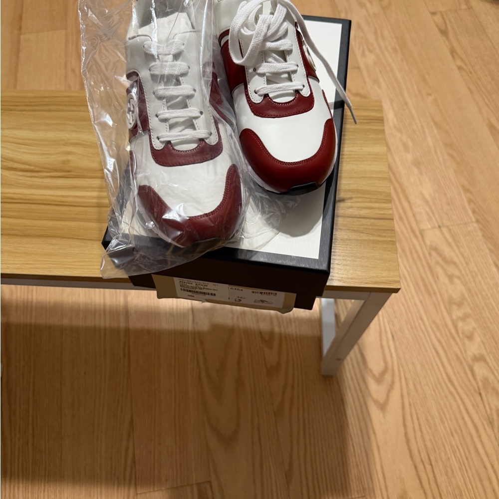 Gucci Women's Red and White Sneakers